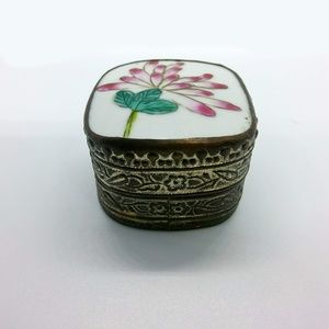 Vintage Silver Ring Box Etched Sides with Enamel P